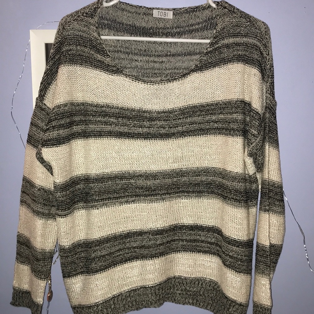 Scoop neck sweater